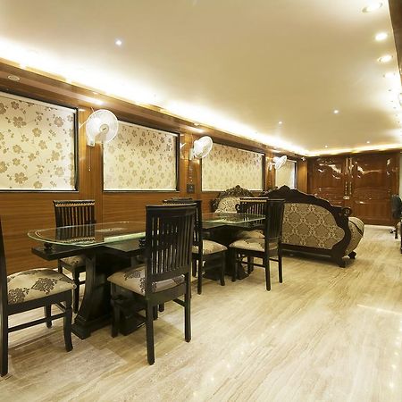 Wood Castle Grand Hotell New Delhi Exteriör bild