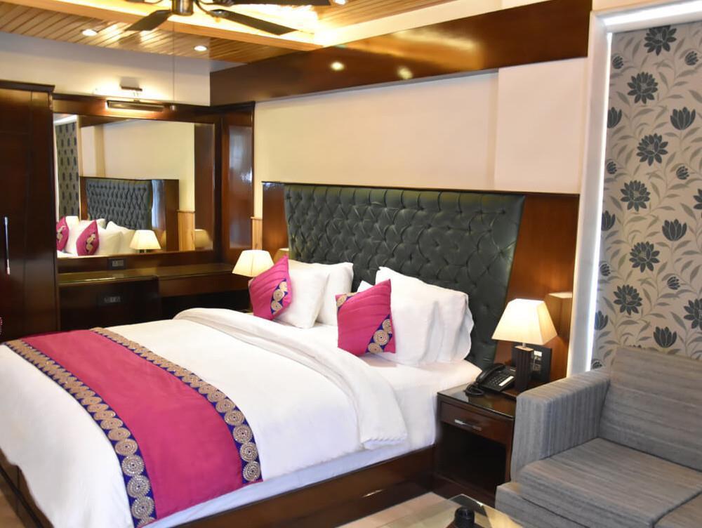 Wood Castle Grand Hotell New Delhi Exteriör bild