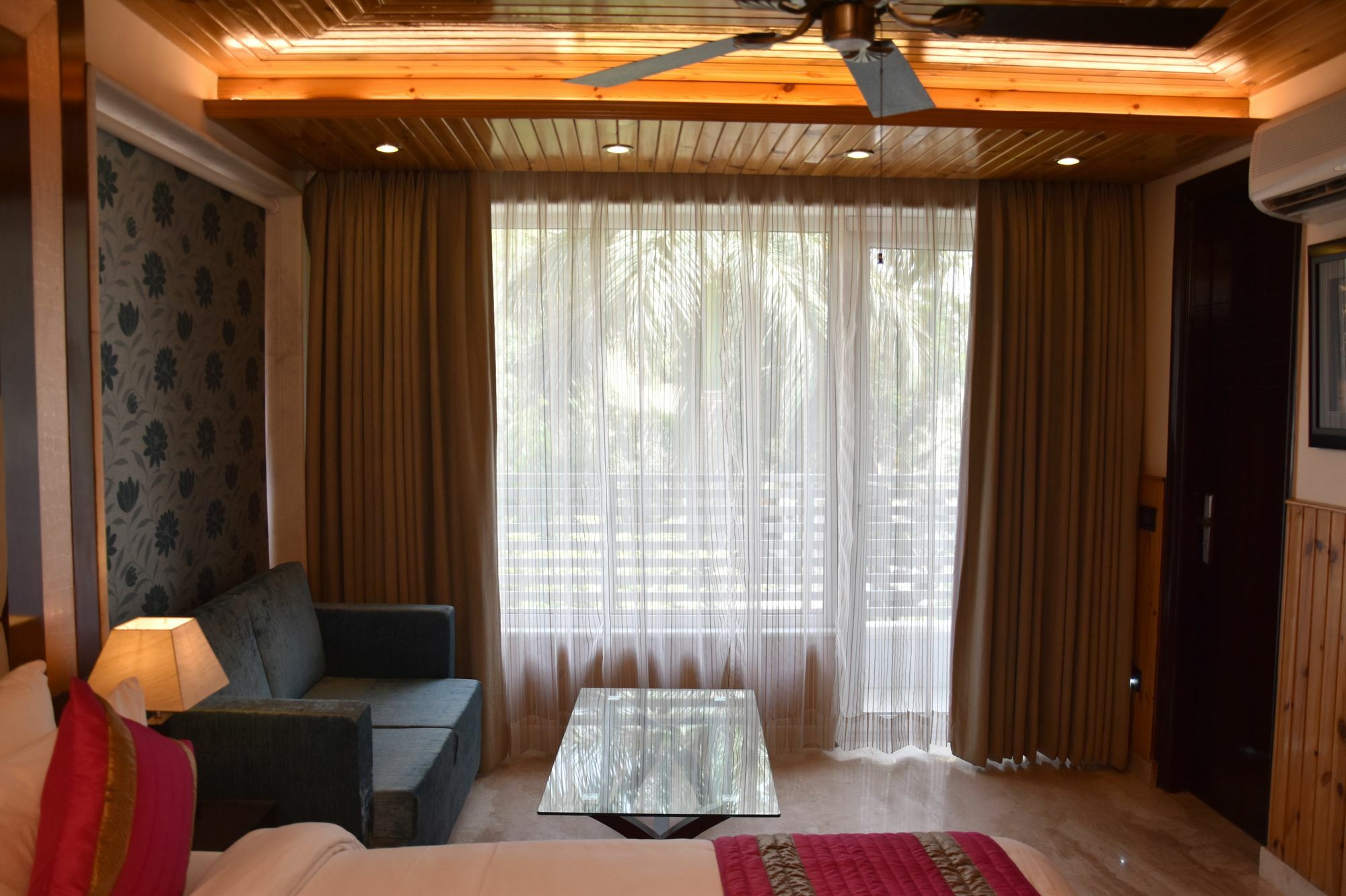 Wood Castle Grand Hotell New Delhi Exteriör bild
